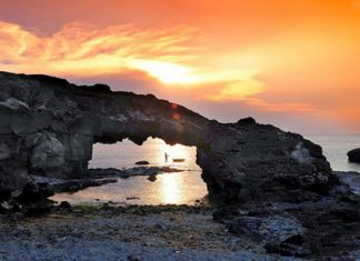 Cổng Tò Vò – Điểm check in không thể thiếu của các bạn trẻ khi đến Lý Sơn