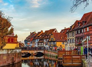 Khám phá 6 ngôi làng cổ tích đẹp mê mẩn khi đi tour du lịch Châu Âu Khám phá 6 ngôi làng cổ tích đẹp mê mẩn khi đi tour du lịch Châu Âu