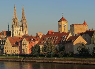 Khám phá Regensburg – thành phố cổ nổi tiếng trong tour du lịch Đức Khám phá Regensburg - thành phố cổ nổi tiếng trong tour du lịch Đức